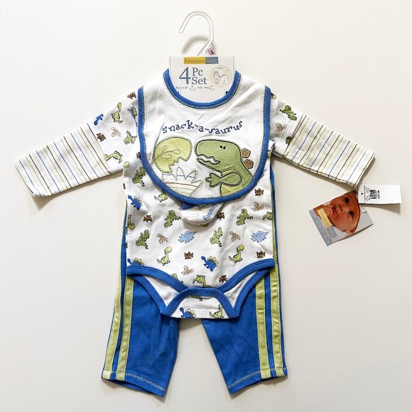 New! | Vitamin Baby | 4-Piece set with Dinosaur Pattern | Boys | Infant 9 Months - Picture 1 of 3